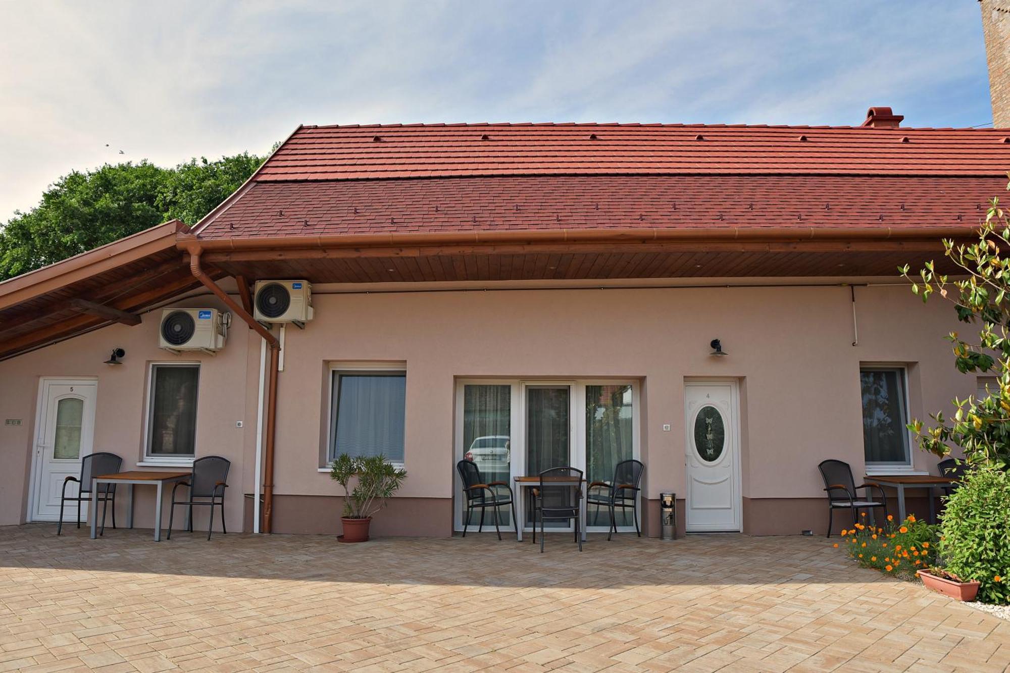 Makotel Apartmanhaz Extérieur photo