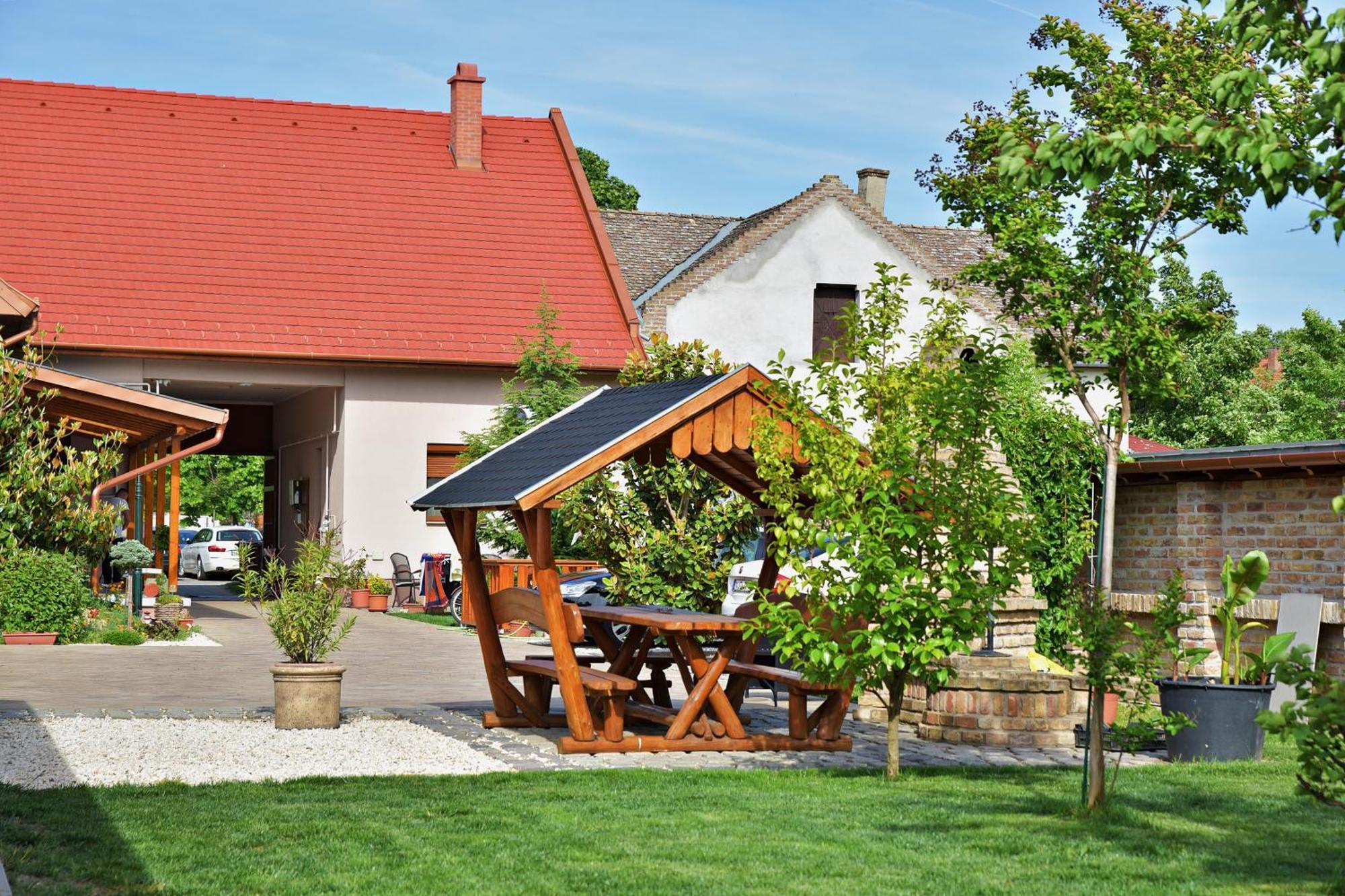Makotel Apartmanhaz Extérieur photo